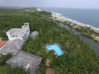 Lagoon Paradise Beach Resort Hotels near Hummanaya Blow Hole