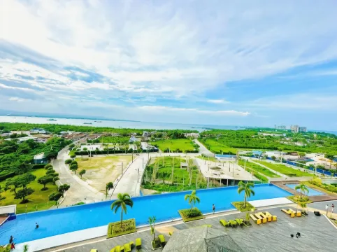 Condo in Mactan Newtown with Pool and Beach Access