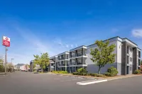 Best Western Plus Grand Manor Inn