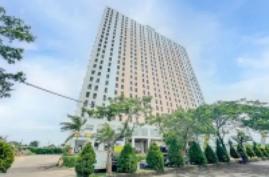 RedLiving Apartemen Green Lake View Cimanggis - Win Property Hôtels à : Cimanggis