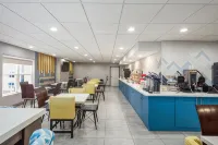 La Quinta Inn & Suites by Wyndham Lexington Park - Patuxent Hotels in Solomons