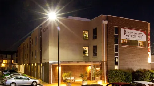 Wine Country Motor Inn - Motels