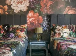 Ivy House 6-Beds Sleeps 19 with Hot Tub