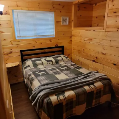 Fully Renovated Cabin - AC + Tippy Dam  - South Star by Janix Escapes.