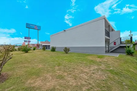 阿拉巴馬 - 大學塔斯卡盧薩 6 號汽車旅館酒店