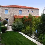 Kiriaki Guesthouse & Suites Отели в г. 