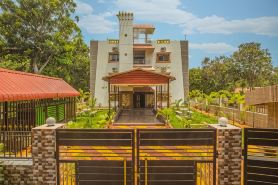 Queens Paradise Estate Resort