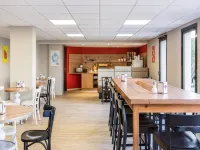 Aparthotel Adagio Access Rennes Centre - servizio colazione