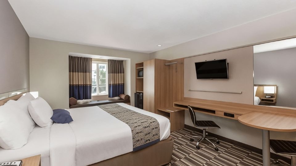 Microtel Inn & Suites by Wyndham Augusta Riverwatch