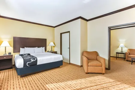 La Quinta Inn & Suites by Wyndham Ennis