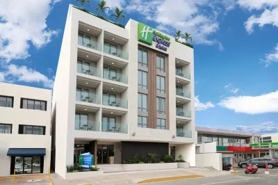 Holiday Inn Express & Suites Playa Del Carmen Hotels in Playa del Carmen