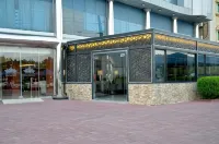 فندق كراون تاور Hotels near NSH Camp juma masjid