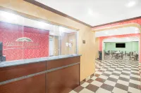 Howard Johnson by Wyndham North Bergen فنادق في ویهاوکن