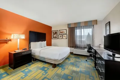 La Quinta Inn & Suites by Wyndham Mansfield Oh Hotels in der Nähe von Kingwood Center Gardens