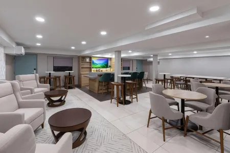 Wyndham Garden Louisville East Отели в г. Джефферсонтаун