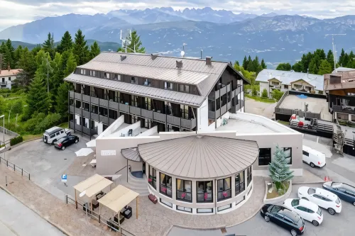 Hotel Dolomiti Chalet - con vistas a la montaña