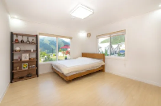 Miryang Byul and Moon Glamping & Pension Hotels near Pyochungsa