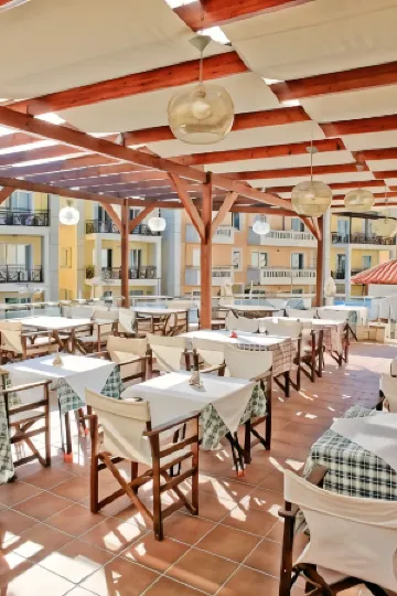 Porto Kalamaki Hotel