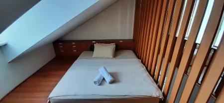 Villa Dago Bandung Family Only (Amethyst PG-28) with Private Pool Отели рядом с достопримечательностью «Dago Pakar Water Fall»