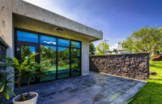 Seogwipo Prime Pool Villa Pension