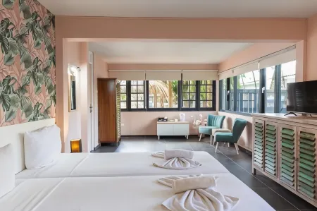 Resort Bonaire Отели рядом с достопримечательностью «Pekelmeer, Flamingo Sanctuary»