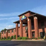 Days Inn by Wyndham Phenix City Near Fort Moore