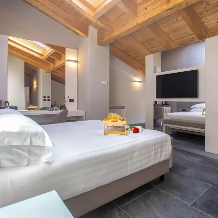 Mesbeglia Luxury Rooms
