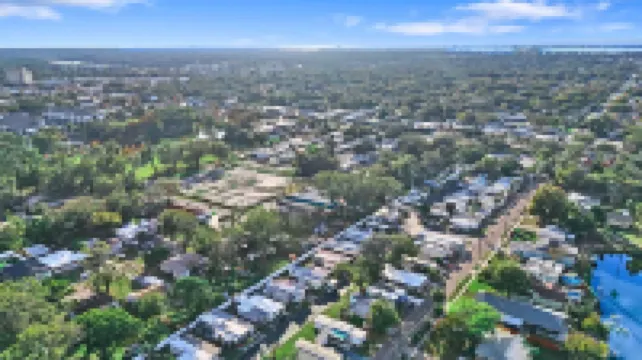 Private Fenced Backyard and Fast Wifi - Charming Retreat