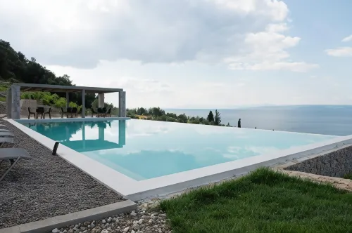 Elimnion Resort