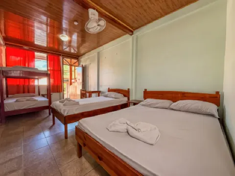 카비나스 포퓰라  호텔