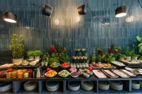 Q Hotel Plus Wrocław - breakfast