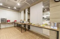 Hanam 1st Business Hotel - parking