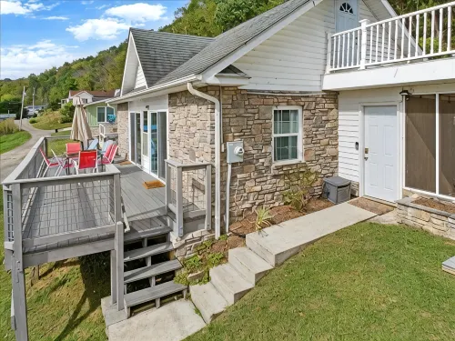 Waterfront Cottage with Private Dock on Claytor Lake. Pet Friendly!