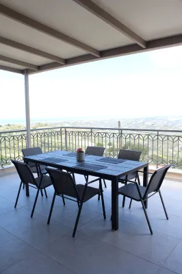 Myron Luxury Living -Two Bedroom Modern House with panoramic views - 3 estrellas