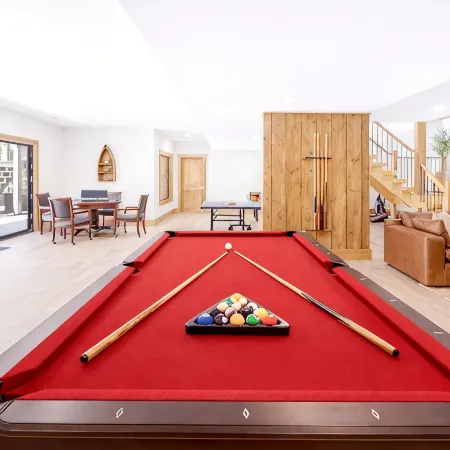 Lazaj Luxury Lodge — Heated Pool,Hot Tub, Game Room,Sleeps 16 Near Hocking Hills