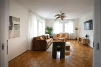 Seahorse, stylish apartment centrally located in Ulm, 3 bedrooms, kitchen, bathroom