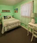 Sea Bisquit Cottage by the Ocean - Country Houses