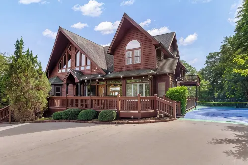 Private estate w/ hot tub, sauna, game room, theater, pickleball & epic views