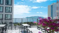 Prague Nha Trang Hotel - ビーチサイド