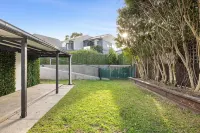 Tranquil Room – Minutes from Parks, Shops & Easy Airport Commute - Pensions