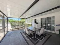 3 Miles to Siesta Beach 3bdr/2bth with heated pool - สระว่ายน้ำส่วนตัว