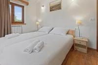 Vacation home Pahari - 6 persons, 3 bedrooms, pool, barbecue, terrace,