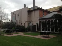 Burkes Hotel Motel