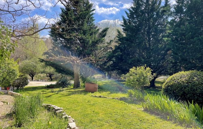Magenta - Gîte in a 5000 M2 estate at the foot of the Colorado mountains