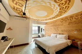 BW Studios Thai Art Hotel (5 mins walk to Tha Phae Gate, Pets friendly)