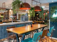 Travelodge London Chiswick High Road Hotels near Griffin Park