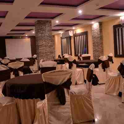 Dolphin Chocolate Inn Dining/Meeting Rooms