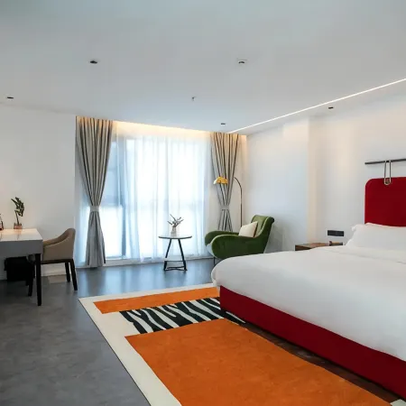 Xi Zi LI Urban Select Hotel(ZiGong Larten Park)