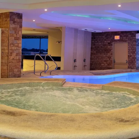 The Pinnacle Hotel and Suites