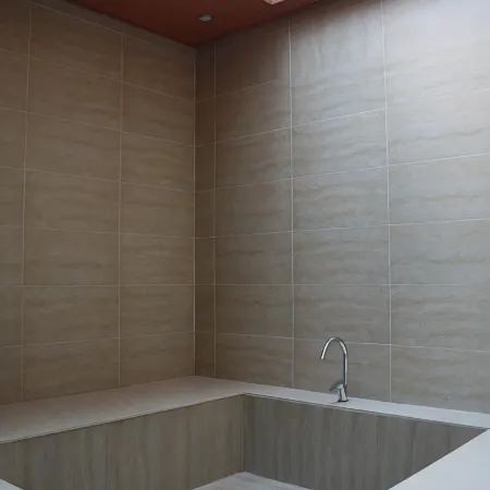 Baiqing Elegant Business Hotel (Anshan Station Yongle Park Branch)